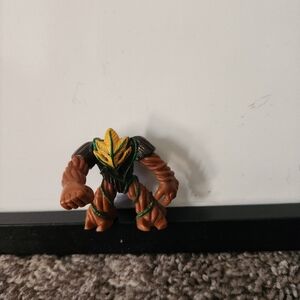 2008 The Thug 2" PVC Mini Action Figure Gormiti Forest Tribe